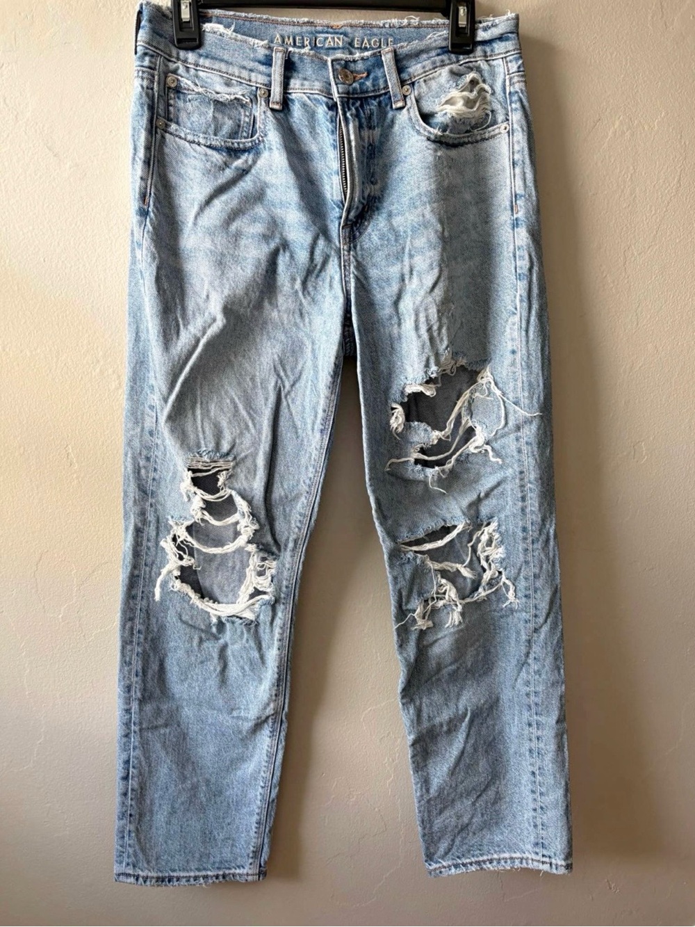 AE 90’s Straight Distressed Jeans - 6 SHORT
